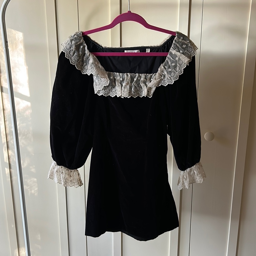 Dôen black velvet dress